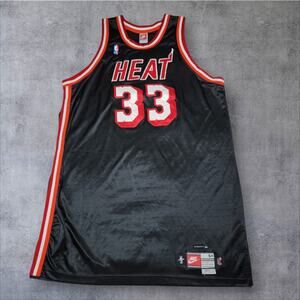 Vintage Nike Team Sports NBA Alonzo Mourning Miami Heat 33 Pro Cut Jersey HO98